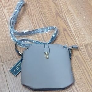 Deluxity L.A. Vegan Cross Body purse